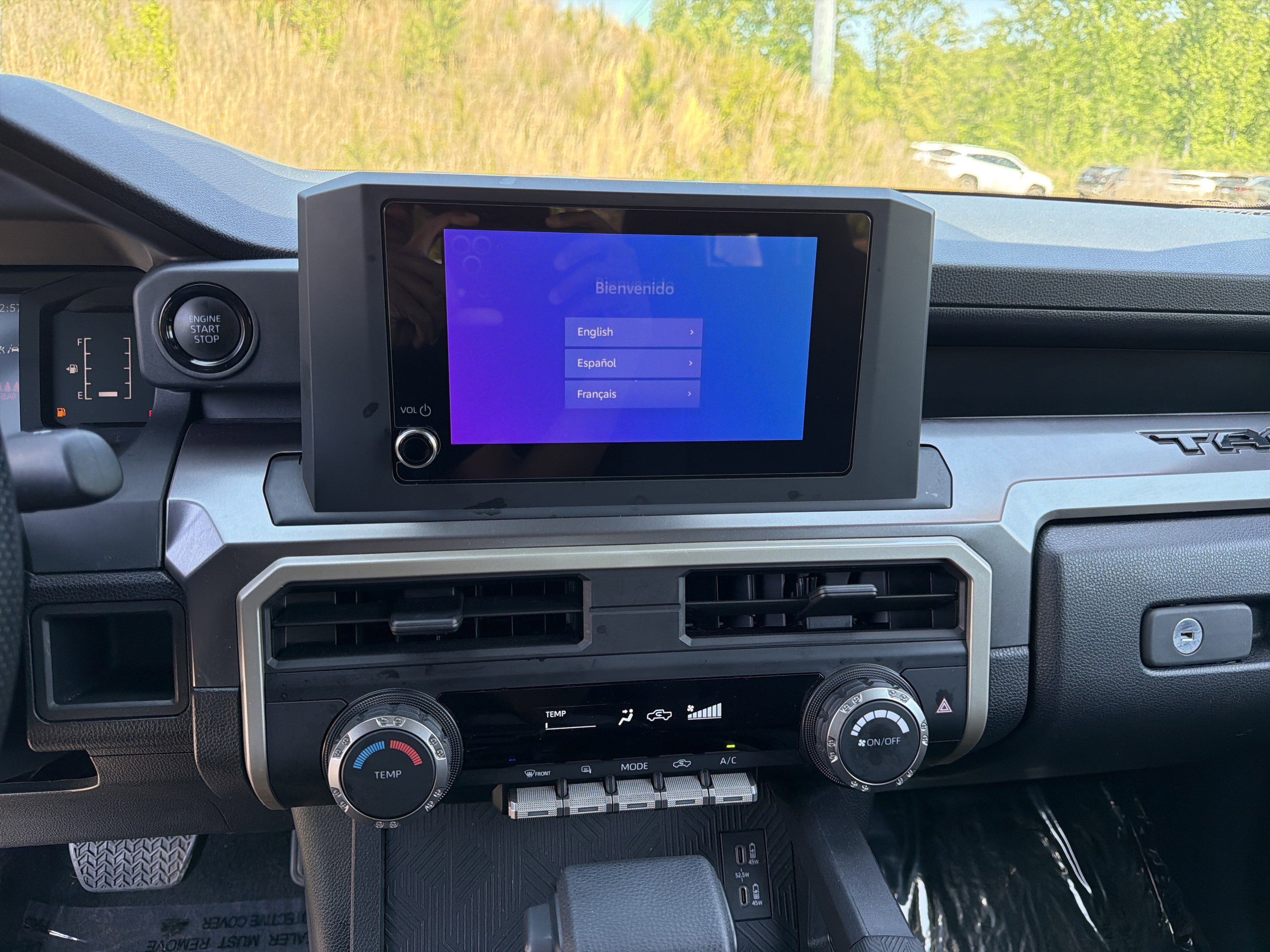 Used 2025 Toyota Tacoma SR5 AWD/4WD image 27