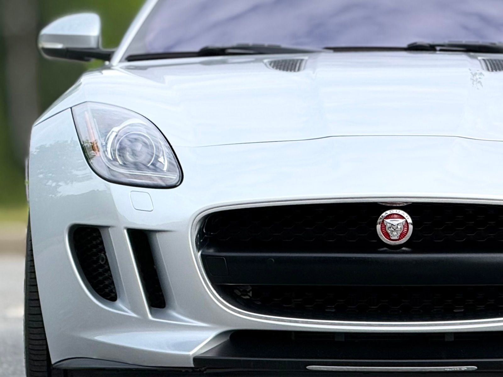 Used 2017 Jaguar F-TYPE Coupe RWD image 14