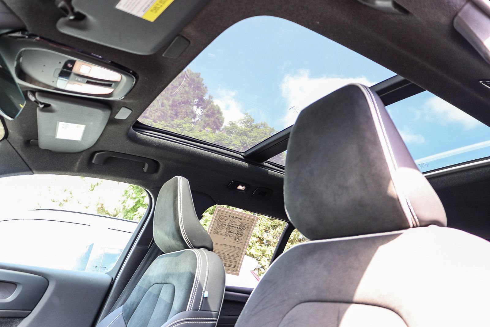 Used 2023 Volvo XC40 Recharge Ultimate AWD/4WD image 28