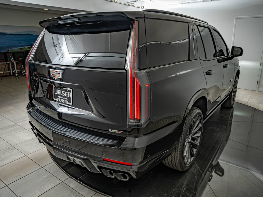Used 2025 Cadillac Escalade V AWD/4WD image 16