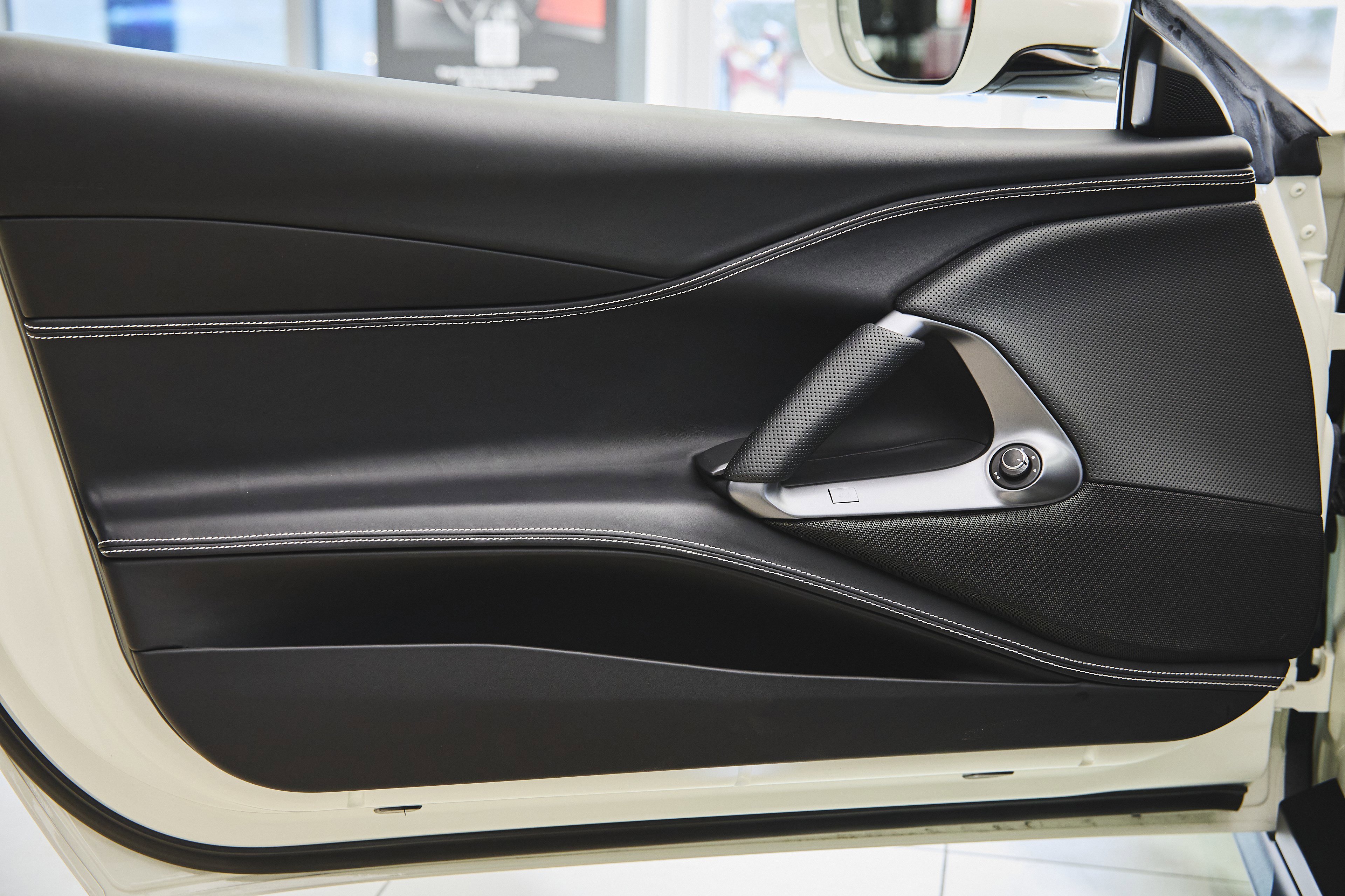 Used 2023 Ferrari 812 GTS image 28