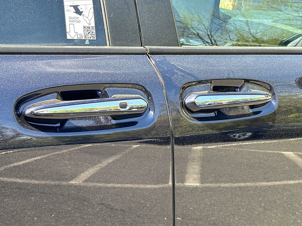 Used 2025 Toyota Sienna XLE image 10