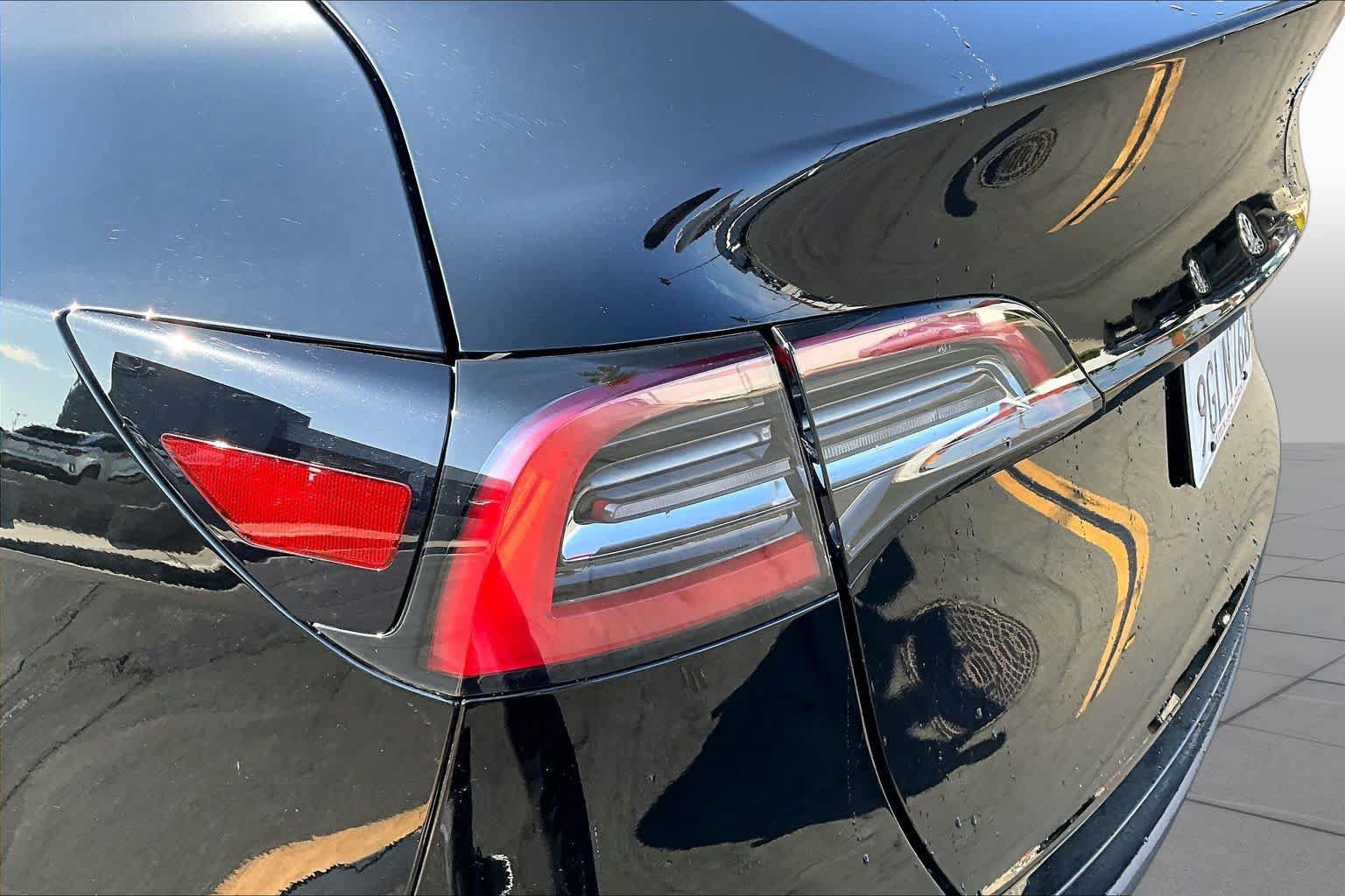 Used 2023 Tesla Model Y AWD image 28