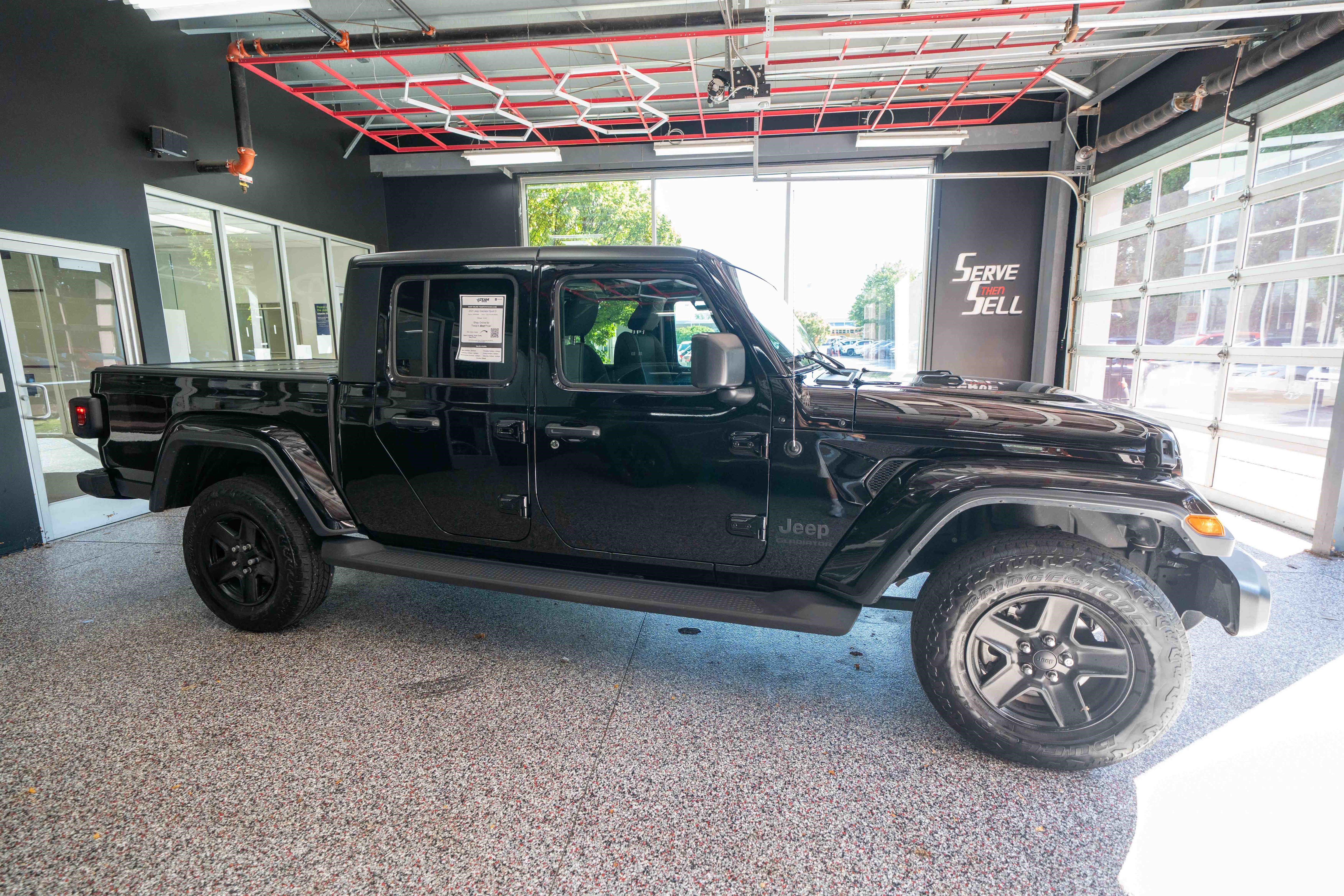 Used 2021 Jeep Gladiator Sport AWD/4WD image 5