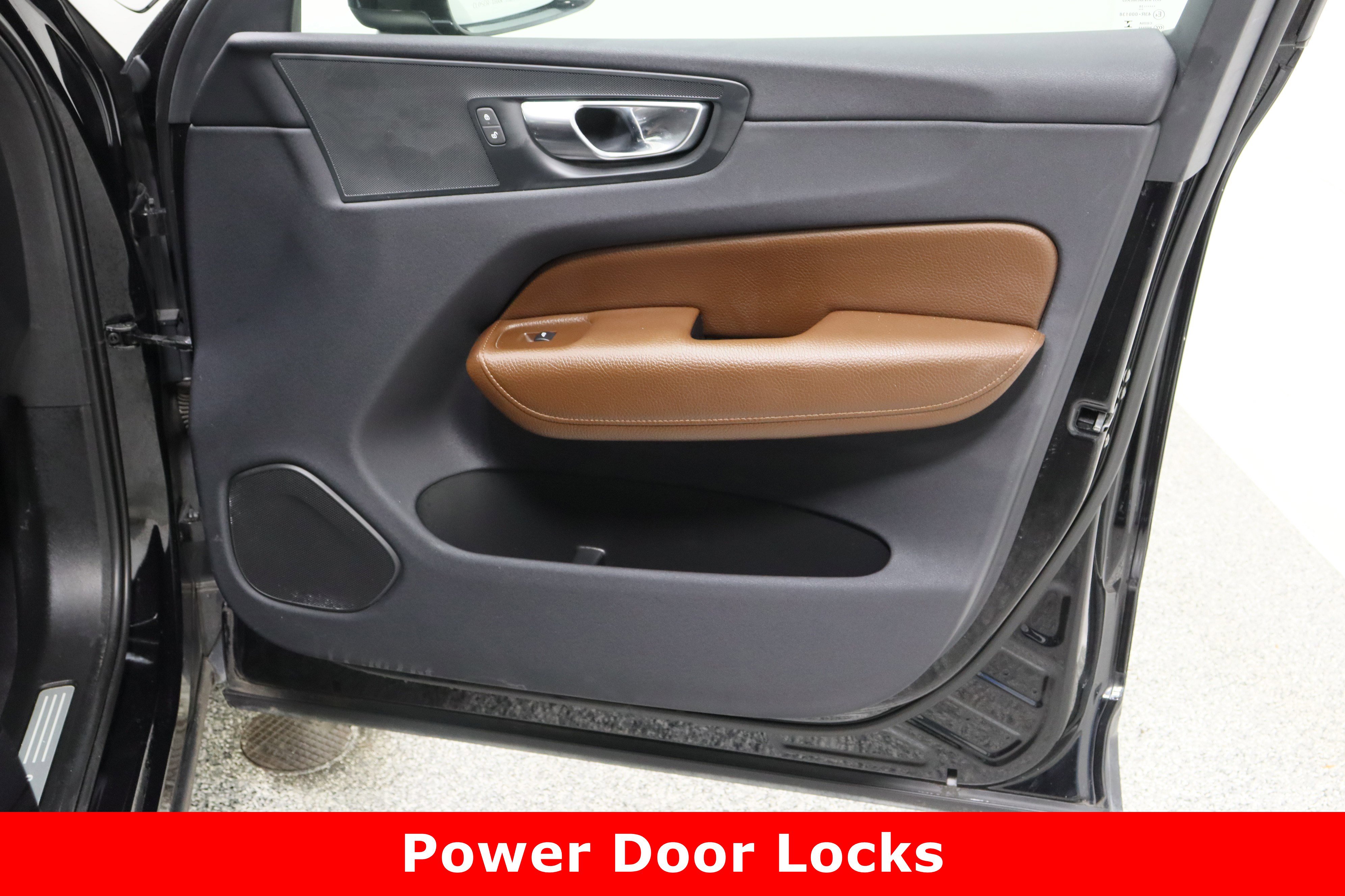 Used 2018 Volvo XC60 T6 Inscription w/ Convenience Package image 38