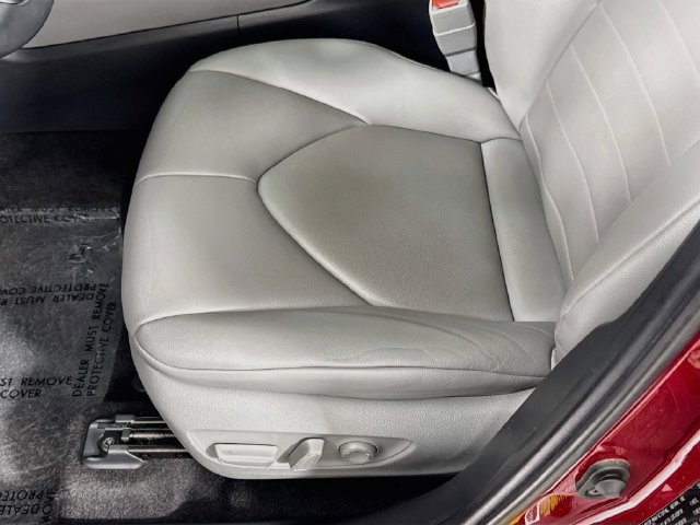 Used 2023 Toyota Highlander XLE FWD image 18