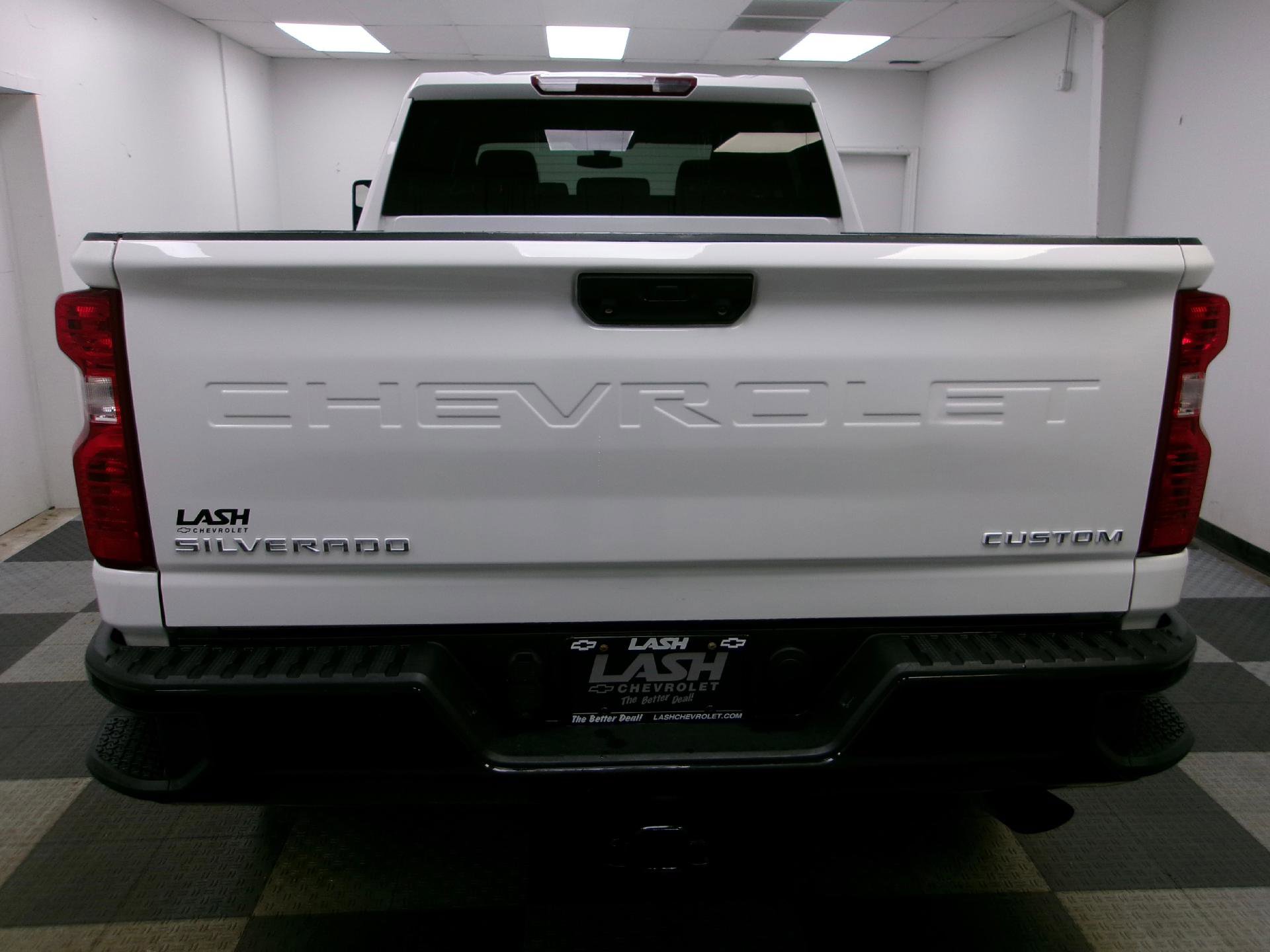 Used 2023 Chevrolet Silverado 2500 Custom w/ Custom Convenience Package image 11