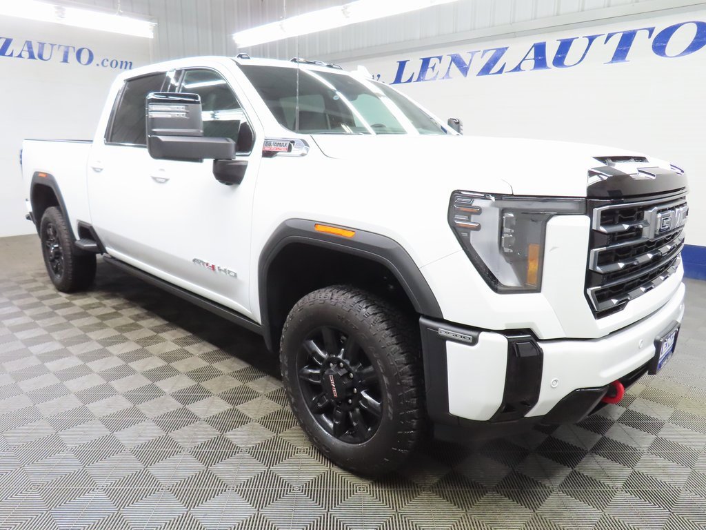 Used 2026 GMC Sierra 2500 AT4 image 3