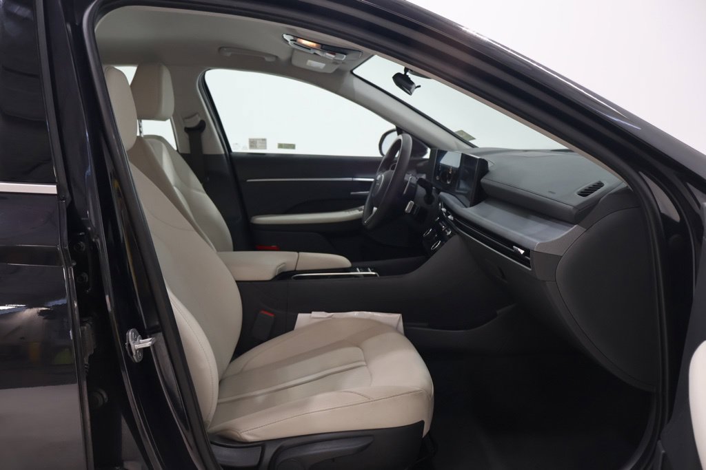 Used 2025 Hyundai Sonata SEL FWD image 12