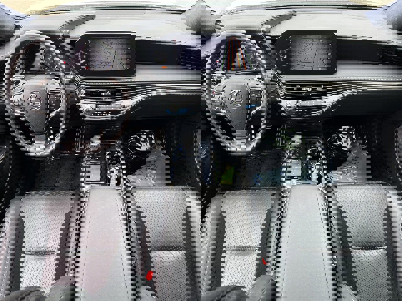 Used 2021 Lexus LS 500 F Sport w/ Accessory Package (Z2) image 9