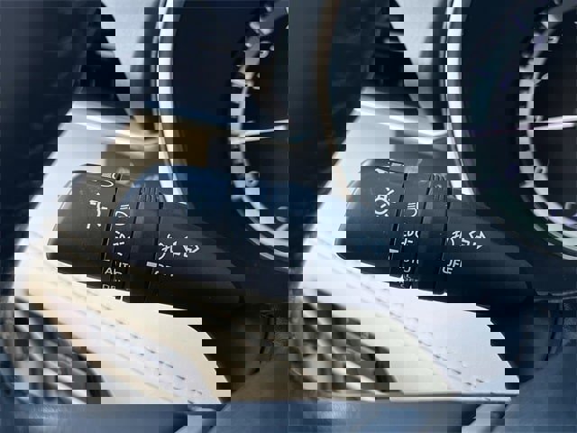 Used 2023 Toyota Highlander XLE image 24