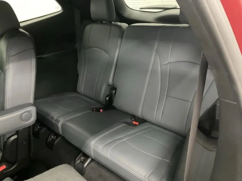 Used 2024 Buick Enclave Premium image 12