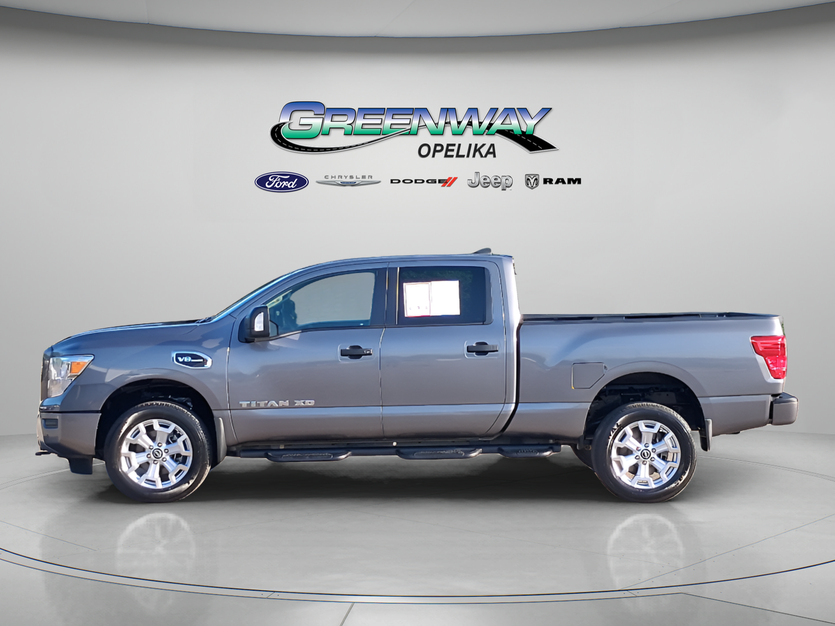 Used 2024 Nissan Titan SV w/ SV Convenience Package AWD/4WD image 4