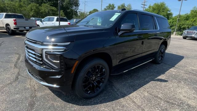 New 2026 Chevrolet Suburban LT w/ Comfort Package AWD/4WD image 6