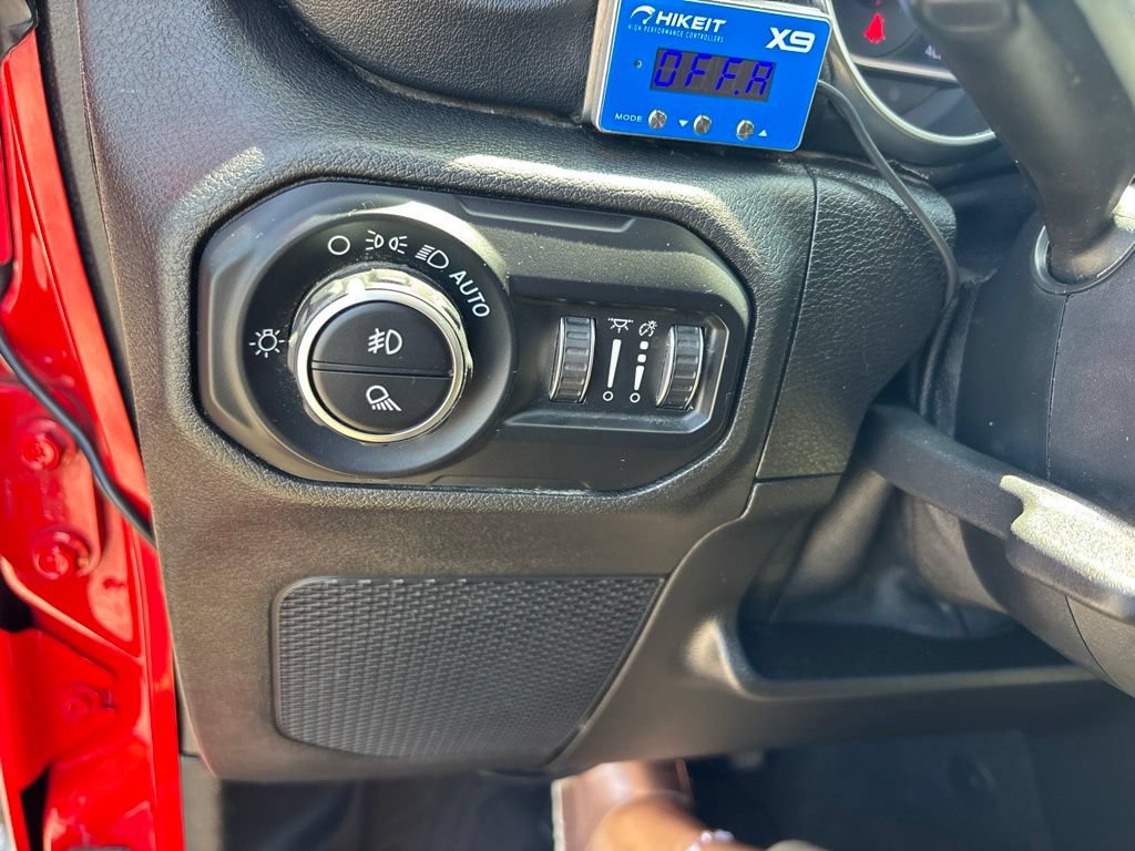 Used 2020 Jeep Gladiator Overland AWD/4WD image 18