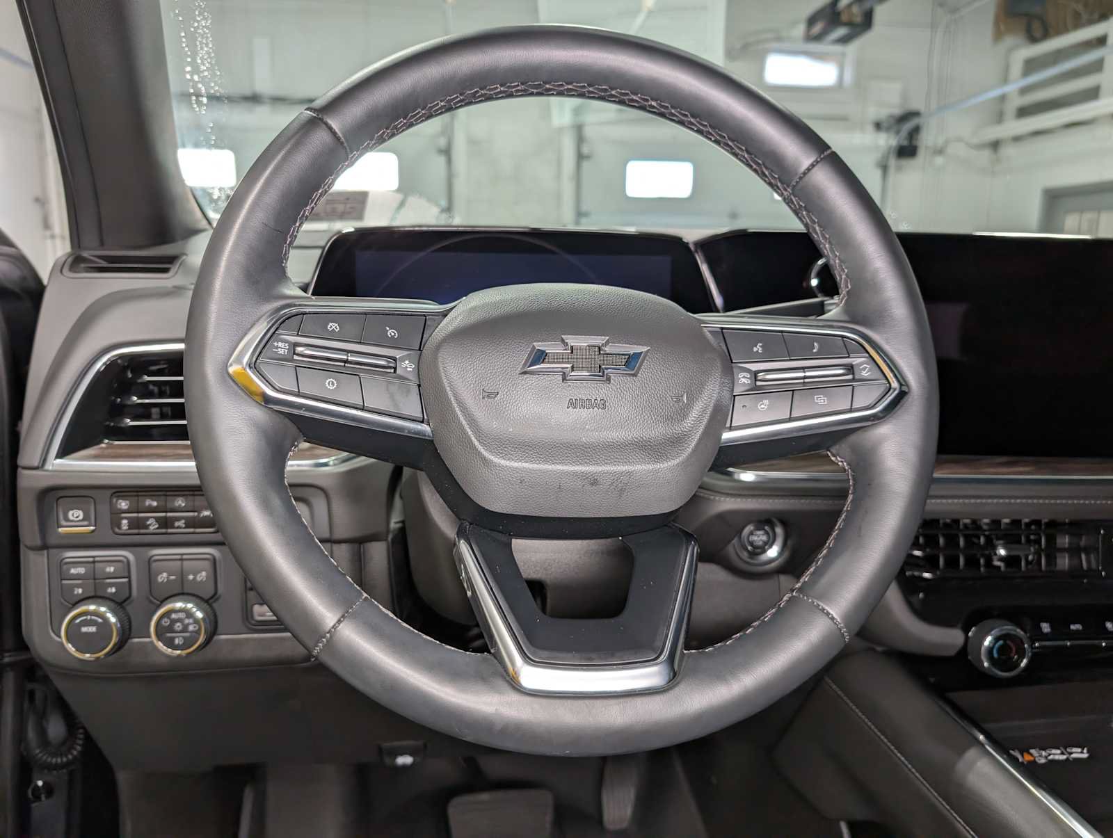 Certified 2025 Chevrolet Tahoe Z71 w/ Comfort Package AWD/4WD image 38