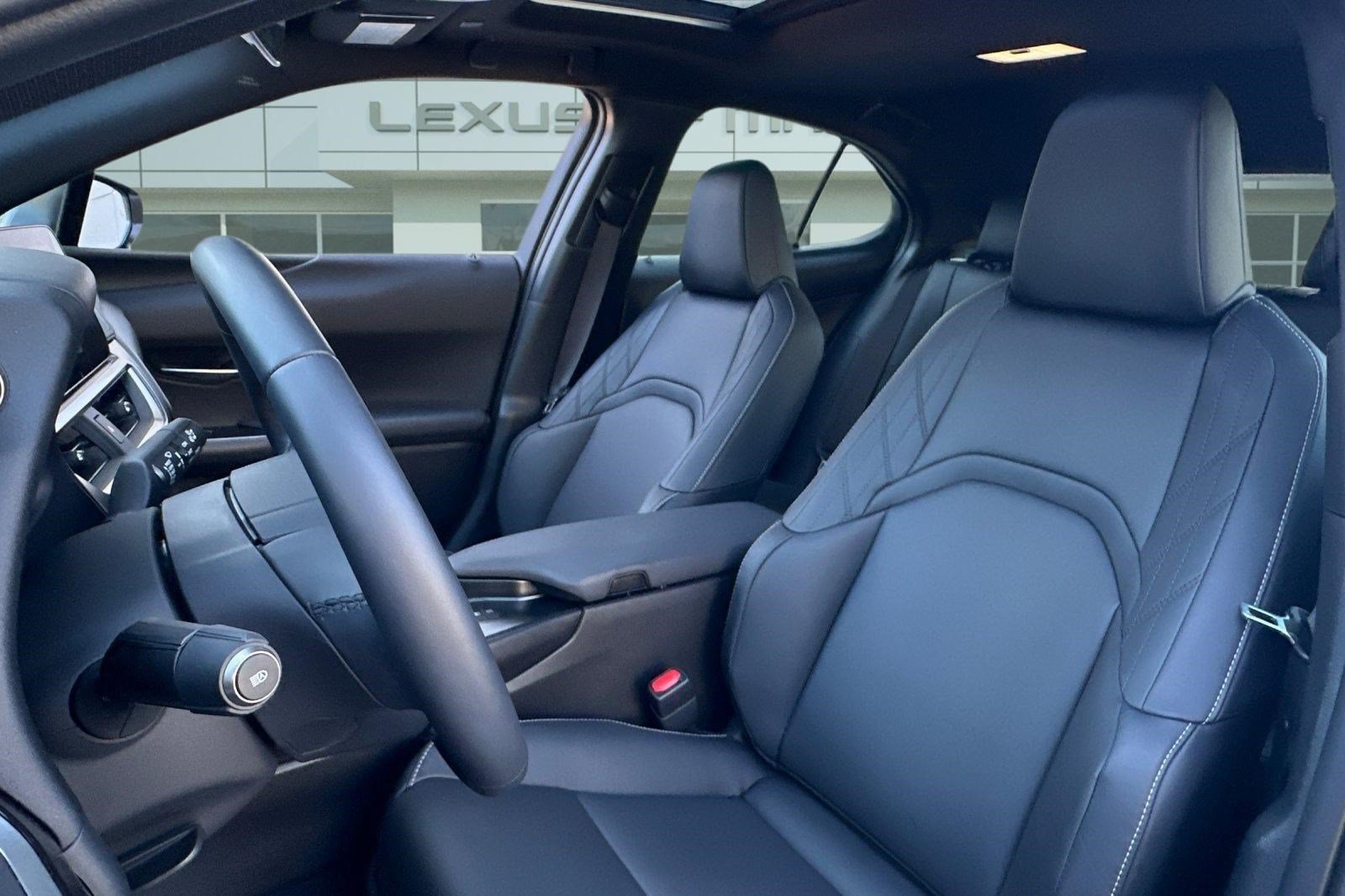Used 2025 Lexus UX 300h FWD w/ Accessory Package (Z2) image 22