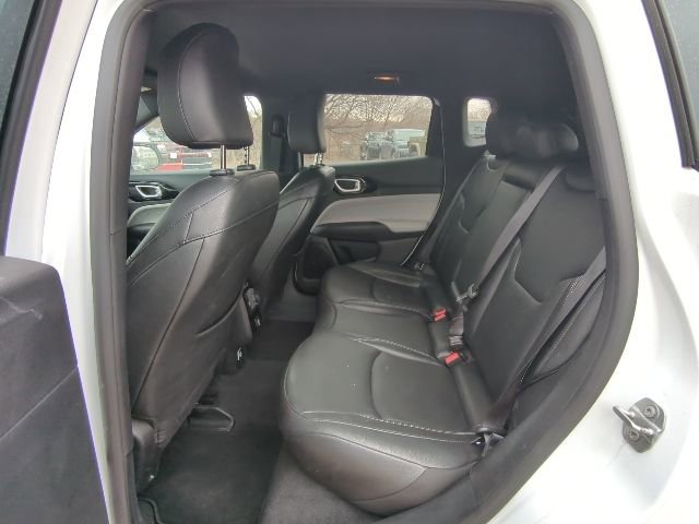 Used 2025 Jeep Compass Limited image 15