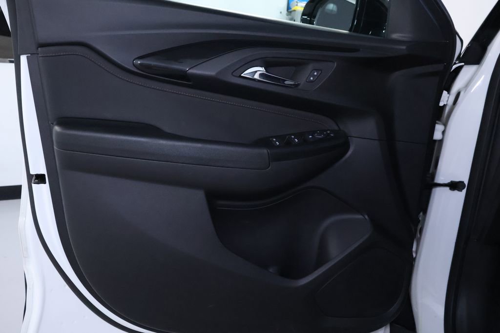 Used 2023 Chevrolet TrailBlazer RS image 12