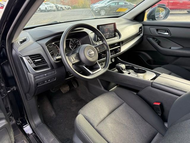 Used 2024 Nissan Rogue SV image 18
