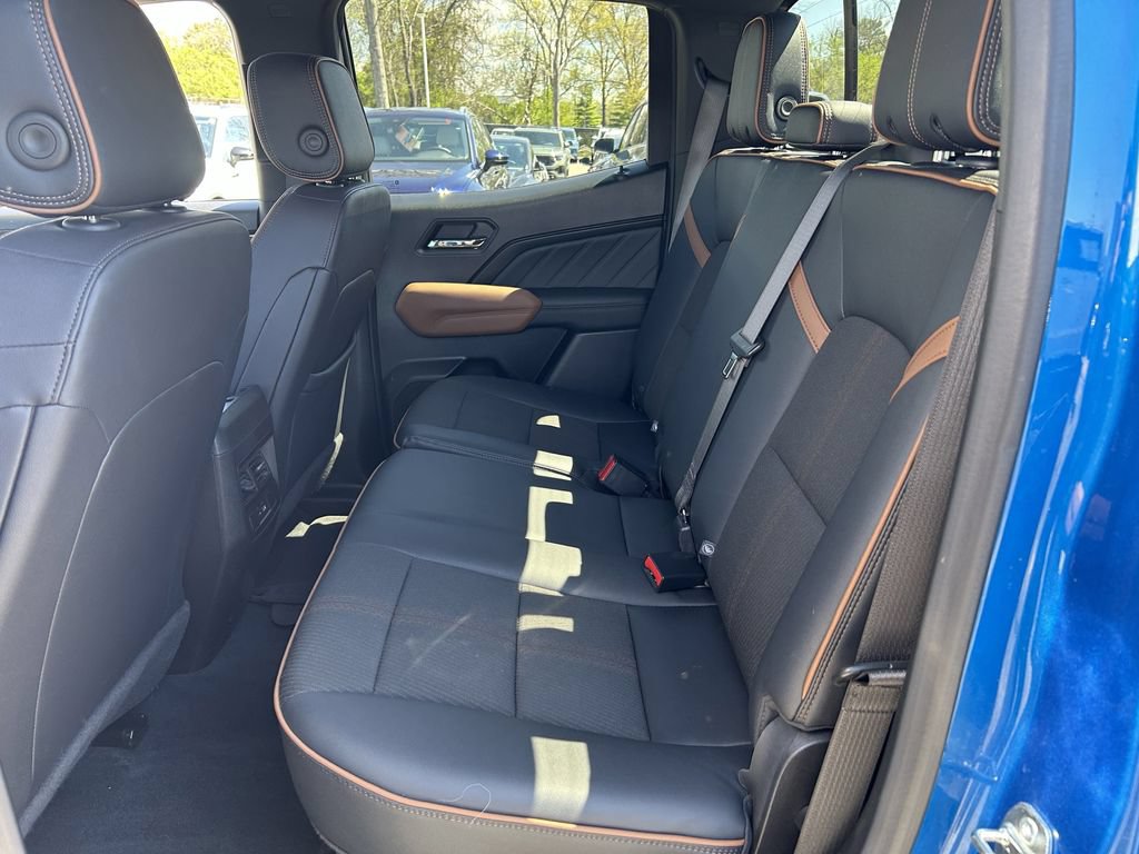 Used 2024 GMC Canyon AT4 w/ Canyon Safety Plus Package AWD/4WD image 25