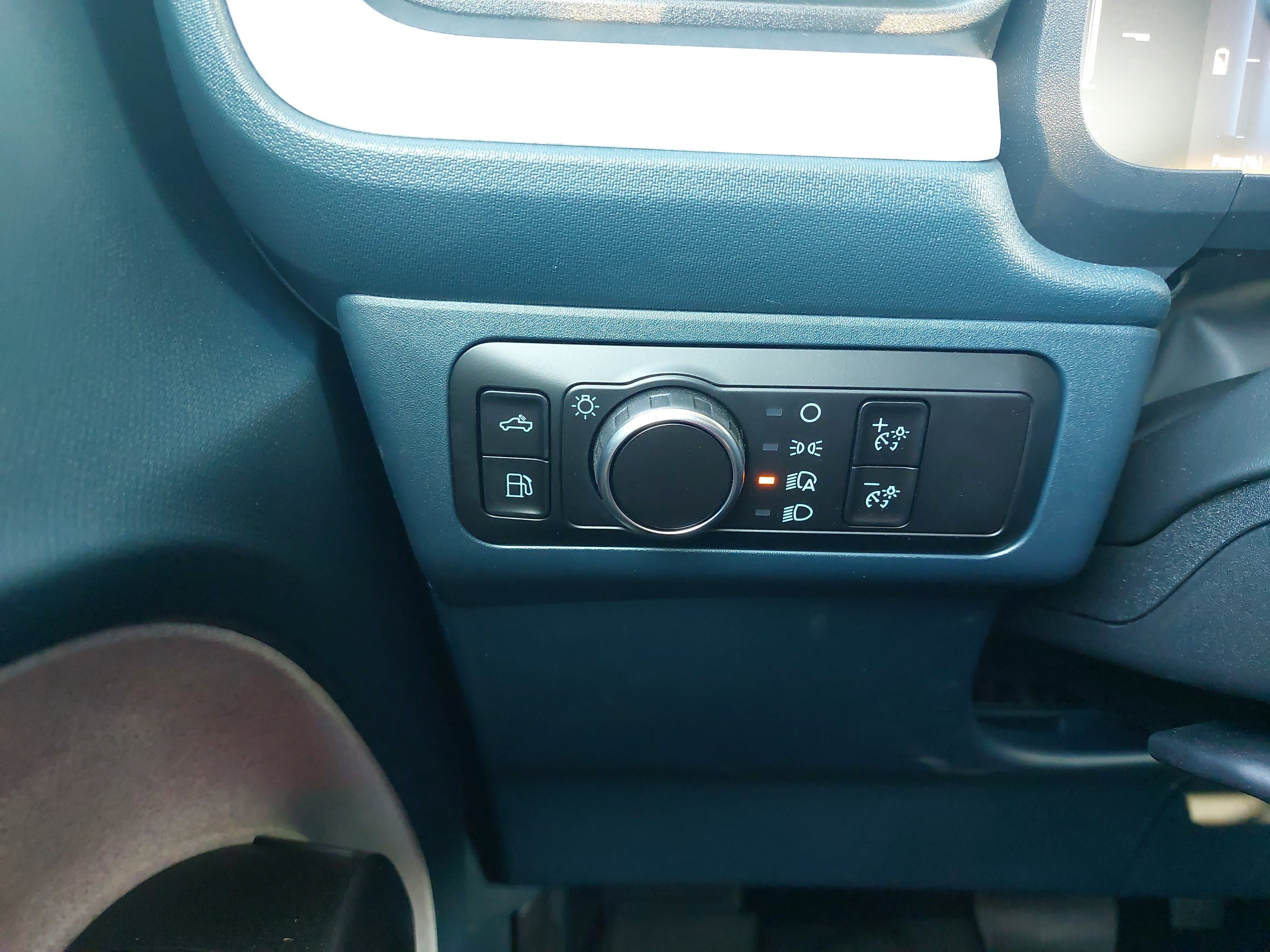 New 2026 Ford Maverick XLT w/ XLT Luxury Package FWD image 27