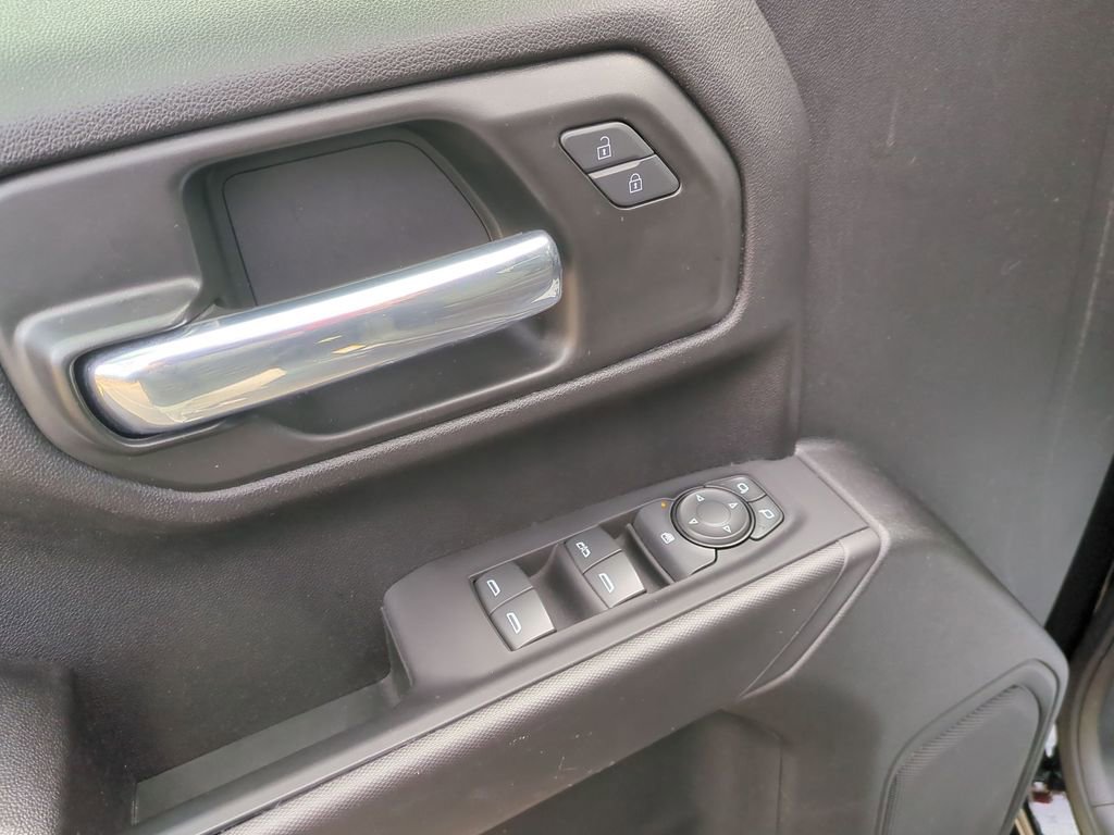 Used 2022 Chevrolet Silverado 1500 Custom image 14