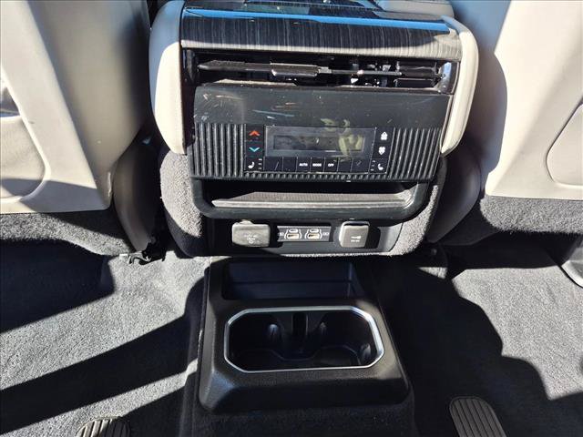 Used 2022 Jeep Wagoneer Series III w/ Rear Seat Video Group 1 AWD/4WD image 18