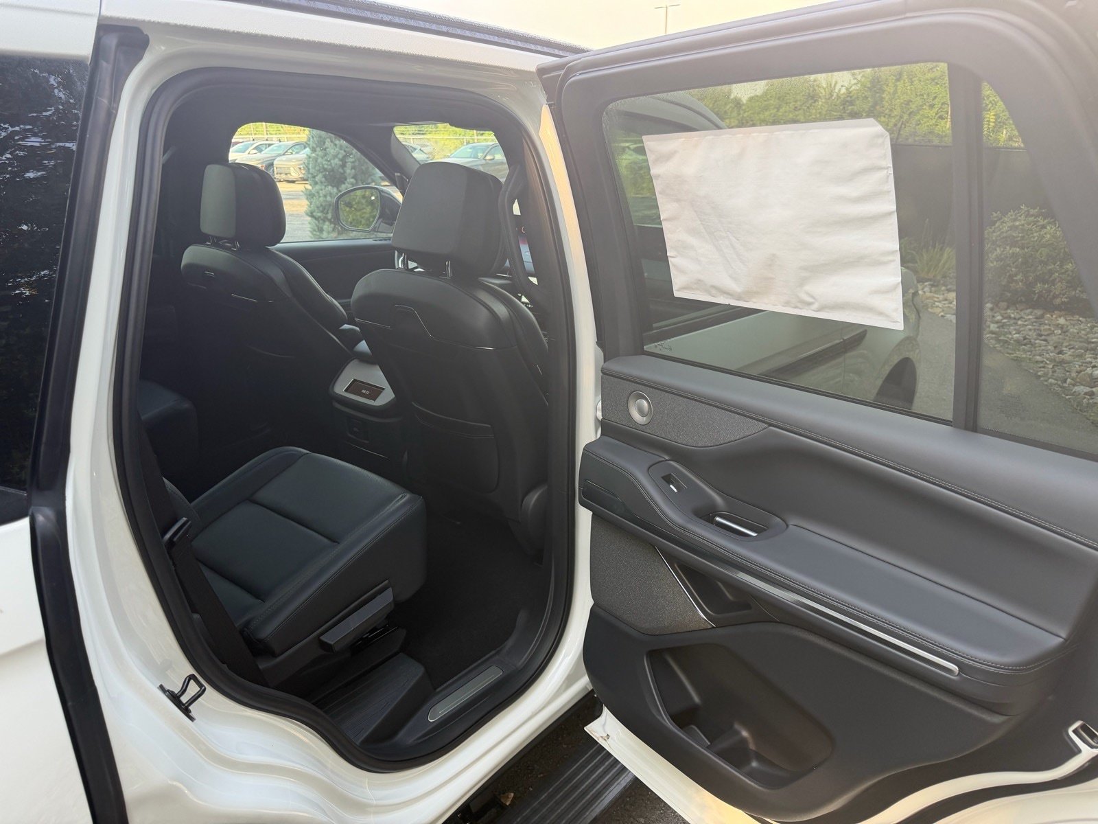 New 2027 Lincoln Navigator Reserve w/ Jet Appearance Package AWD/4WD image 14