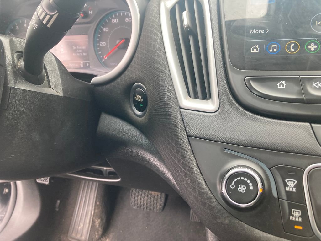 Used 2022 Chevrolet Malibu LS image 21