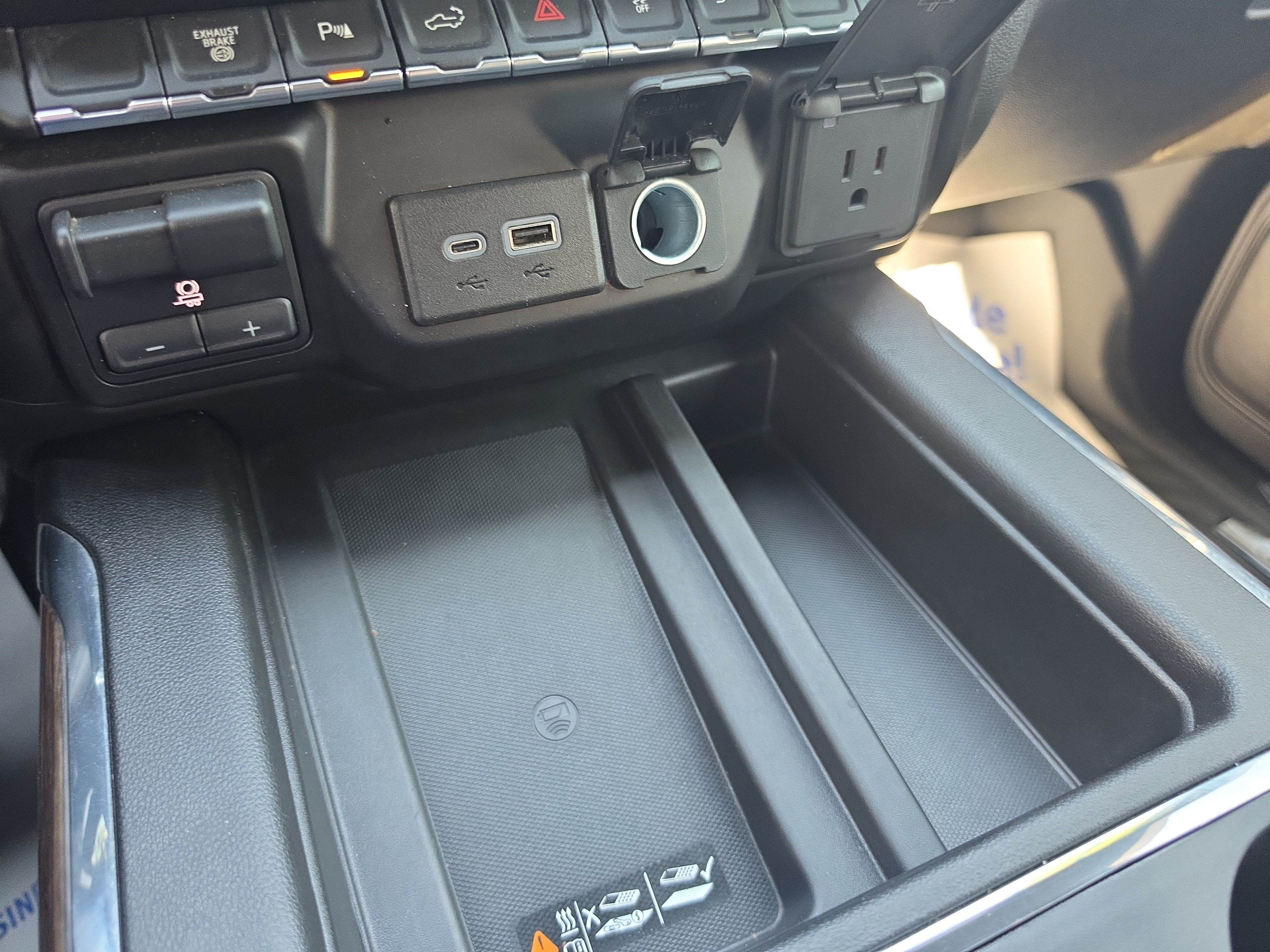 Used 2023 Chevrolet Silverado 3500 High Country w/ Z71 Off-Road Package AWD/4WD image 36