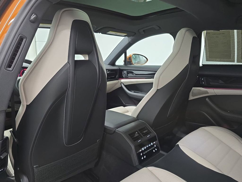 Certified 2024 Porsche Panamera 4 AWD/4WD image 27