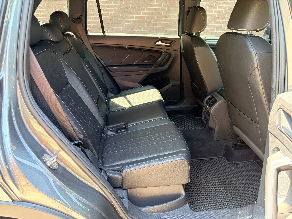 Used 2022 Volkswagen Tiguan SE R-Line AWD/4WD image 21