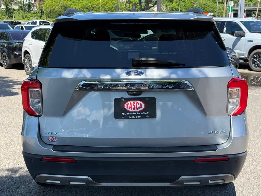 Certified 2022 Ford Explorer XLT w/ Equipment Group 202A AWD/4WD image 7