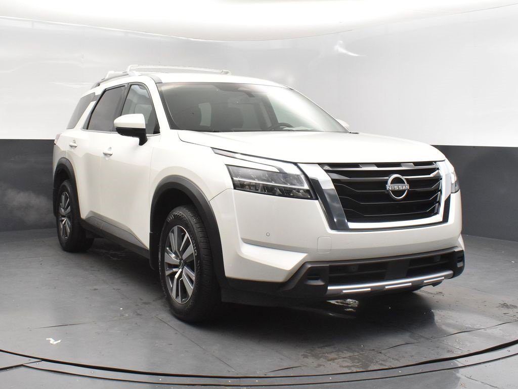 Used 2024 Nissan Pathfinder SL image 9