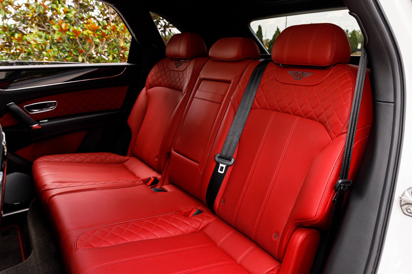 Used 2018 Bentley Bentayga AWD/4WD image 20