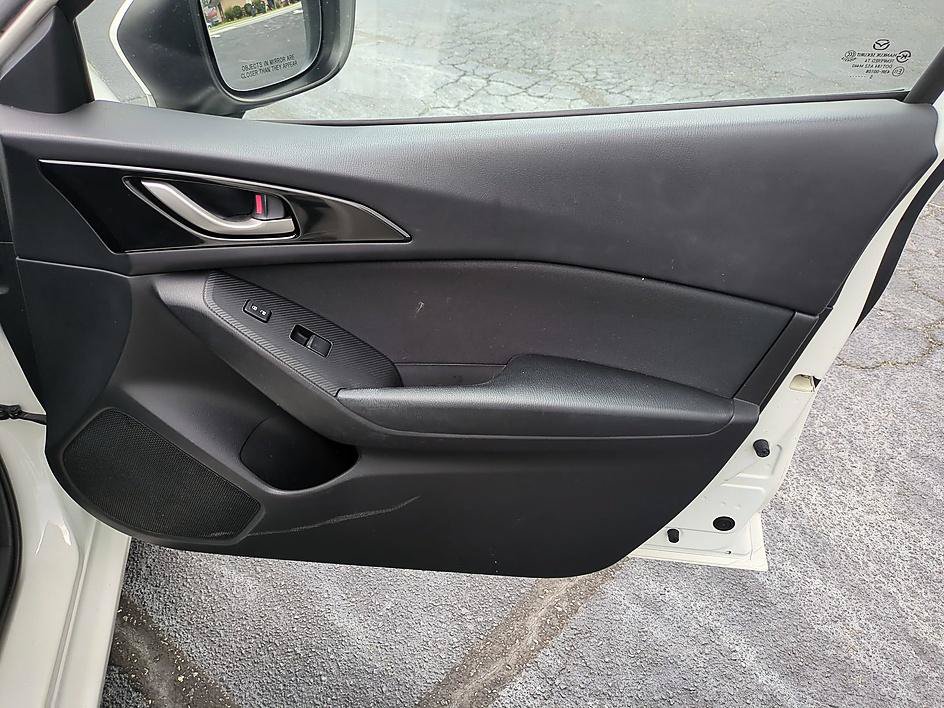 Used 2016 MAZDA MAZDA3 i Sport w/ Preferred Equipment Package FWD image 32