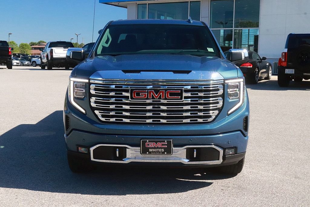 Used 2024 GMC Sierra 1500 Denali w/ Denali Reserve Package AWD/4WD image 2