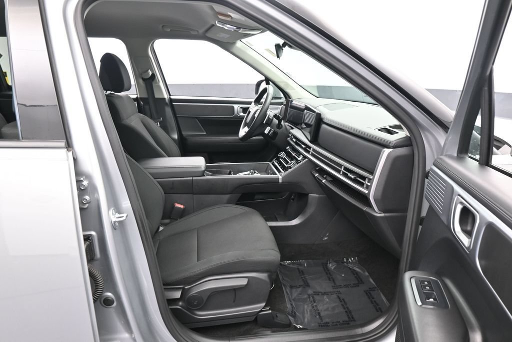 Used 2025 Hyundai Santa Fe SE FWD image 40
