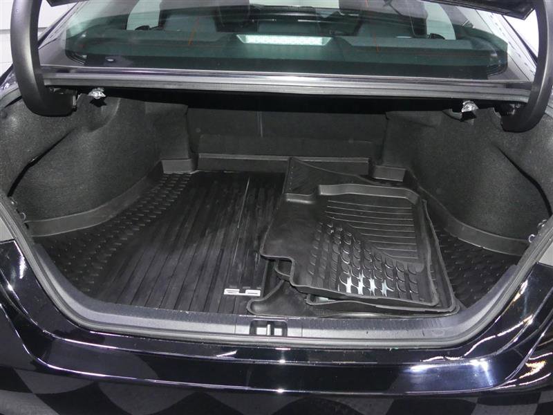 Used 2021 Toyota Camry SE w/ Cold Weather Package image 9