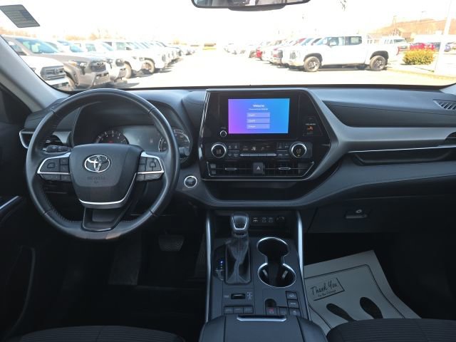 Certified 2024 Toyota Highlander LE image 12