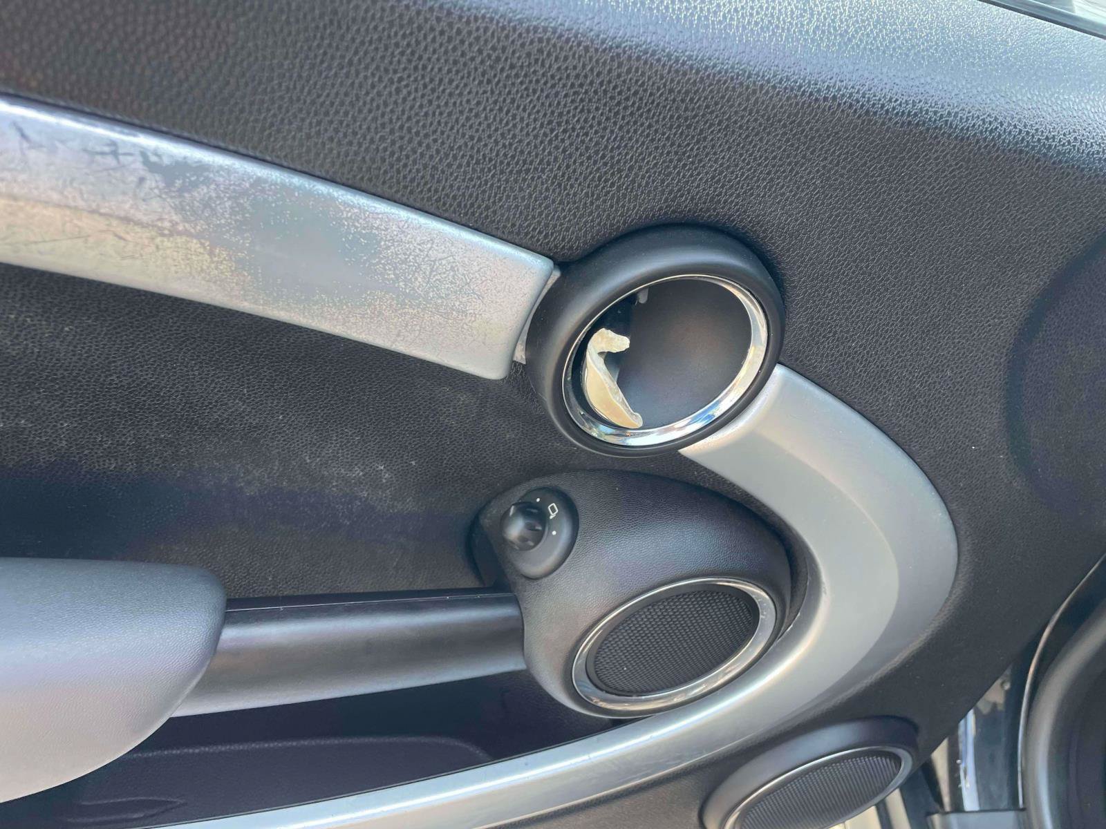 Used 2011 MINI Cooper Hardtop FWD image 11