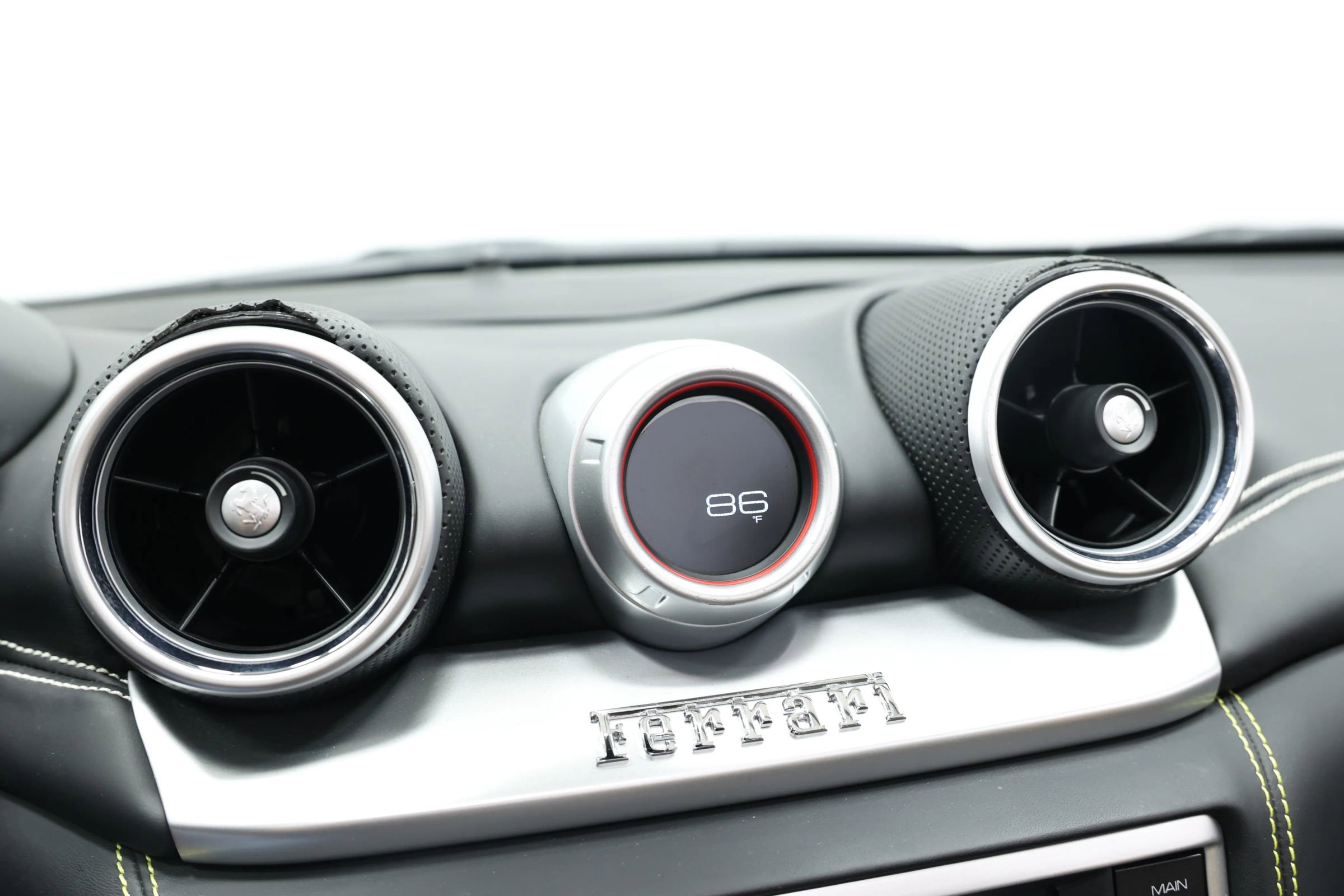 Used 2015 Ferrari California T image 36