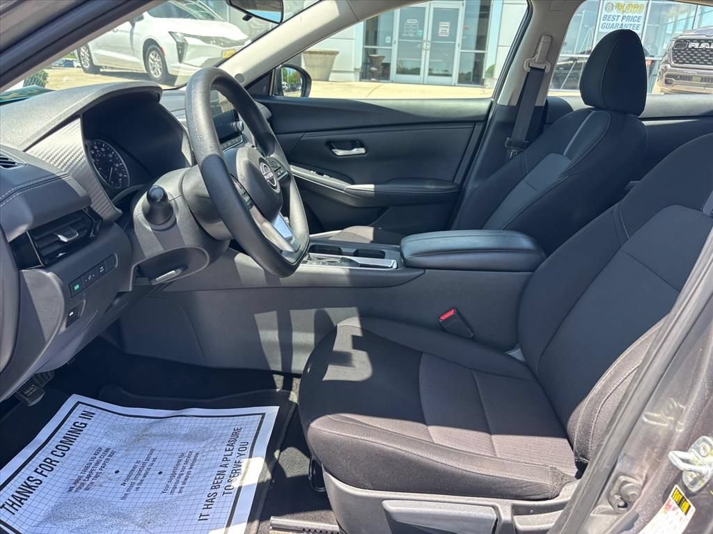Used 2024 Nissan Sentra SV FWD image 11