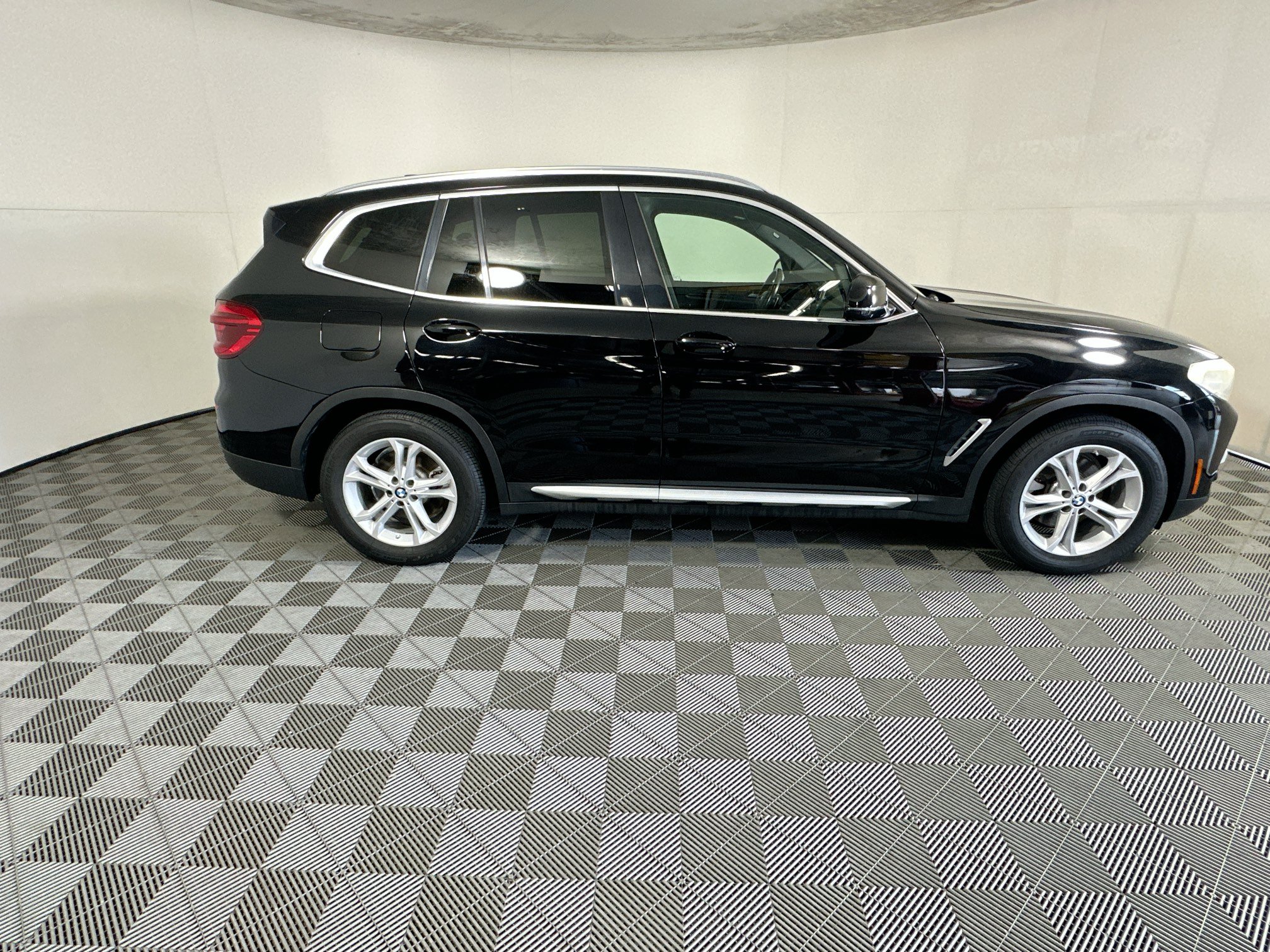 Used 2019 BMW X3 sDrive30i w/ Convenience Package RWD image 2