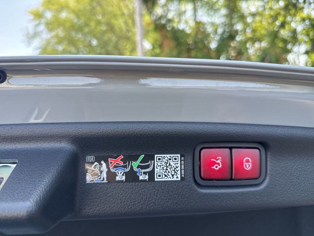 New 2025 Mercedes-Benz C 300 4MATIC Sedan image 30