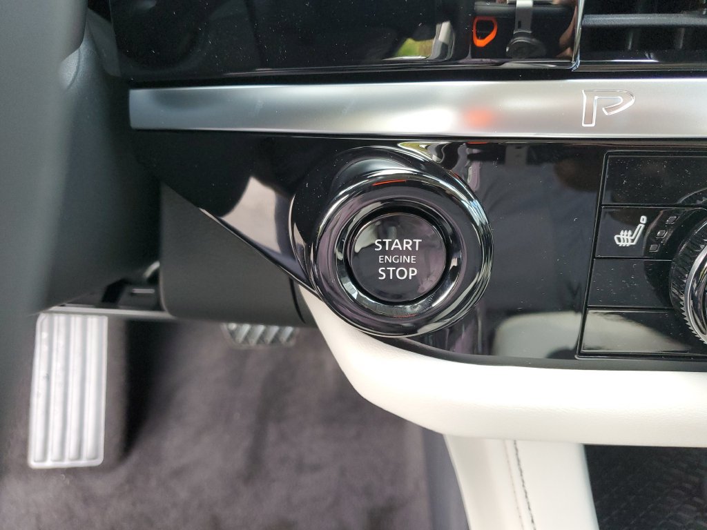 New 2026 Nissan Pathfinder SL FWD image 28