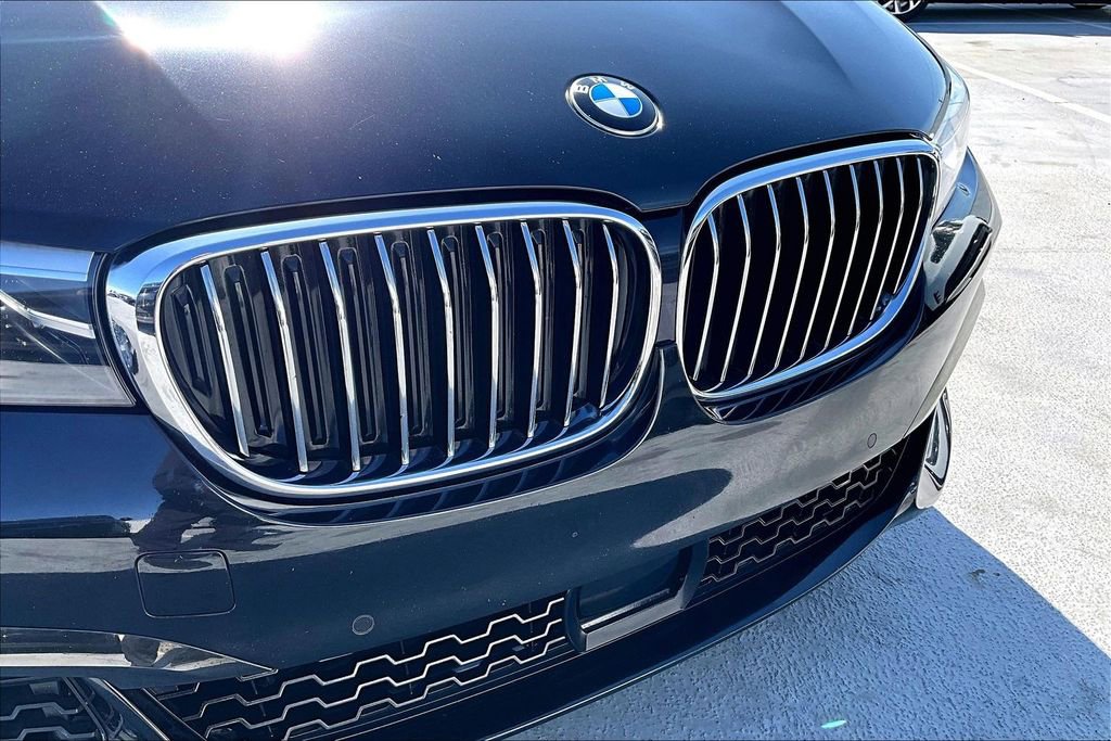 Used 2019 BMW 740i w/ M Sport Package image 31