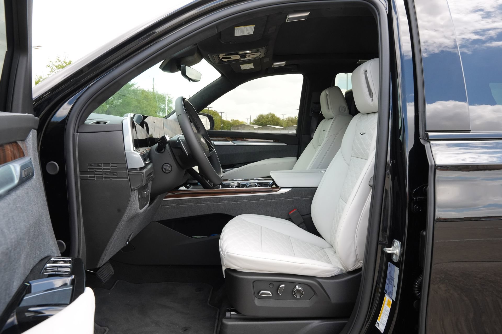 Certified 2026 Cadillac Escalade Platinum Sport w/ LPO, ONYX Package image 18