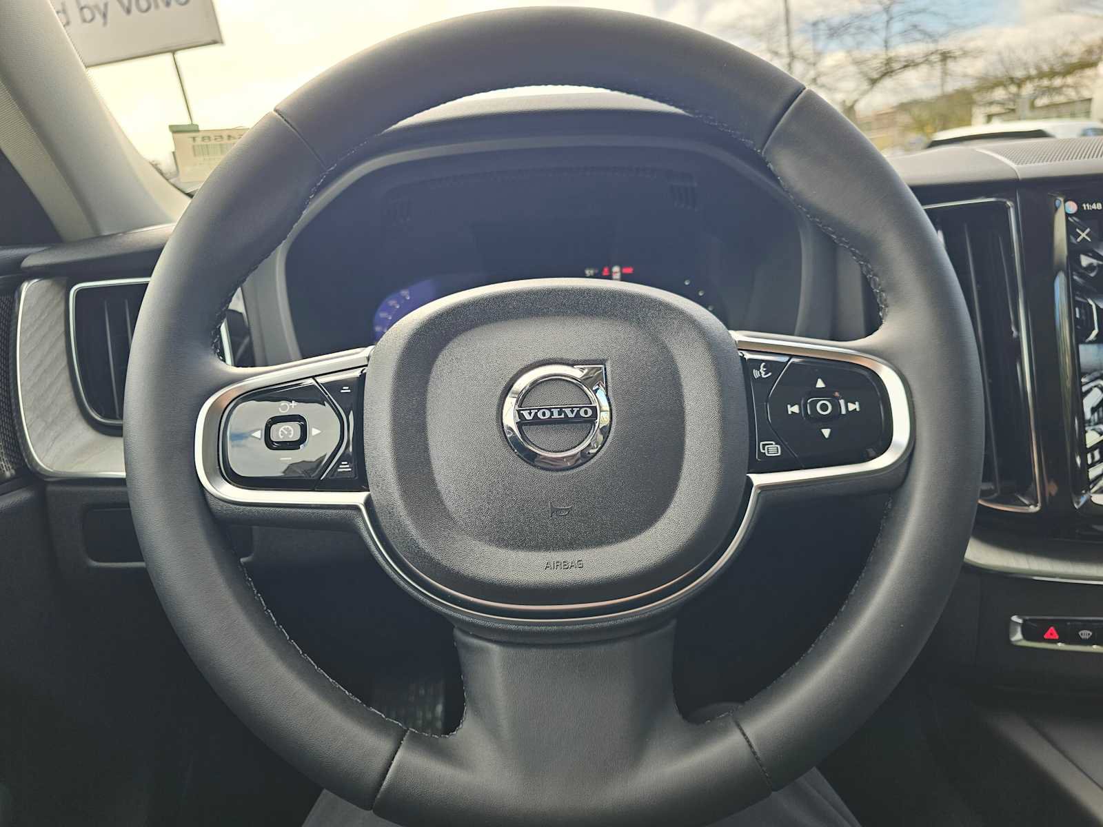 Certified 2025 Volvo XC60 T8 Plus w/ Protection Package Premier image 24